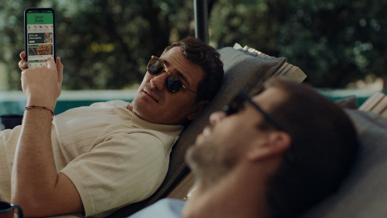 Iker Casillas y Gerard Piqué en la campaña de Uber Eats
